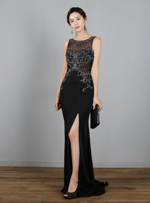 블랙 비즈 트임 드레스